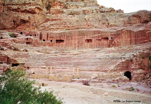 Römisches Theater in Petra, antike und heute verlassene Hauptstadt der Nabatäer