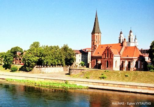 KAUNAS – Eglise Vytautas, édifice gothique construit au XVe sur la rive nord du fleuve Niemen