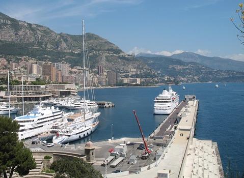 Monaco, La Condamine - Le Port, la digue flottante