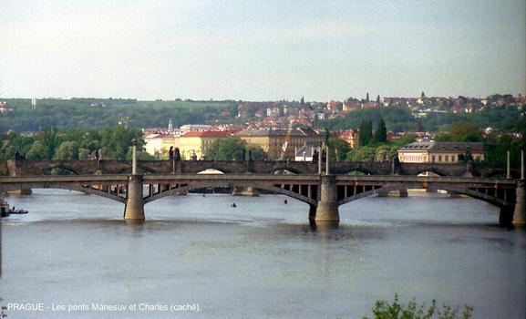 PRAGUE – Pont Mánesùv (Mánesùv most), sur la Moldau (Vltava)