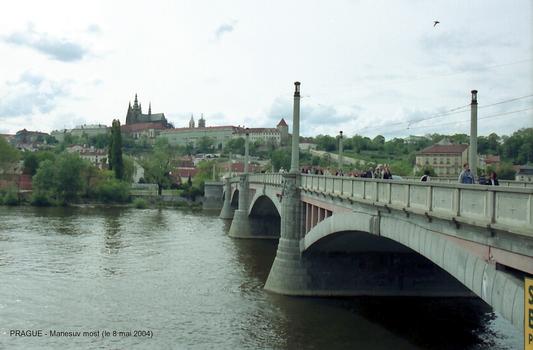 PRAGUE – Pont Mánesùv (Mánesùv most), sur la Moldau (Vltava)