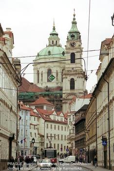 PRAGUE – Quartier de Mala Strana (le « petit côté »), Eglise Saint-Nicolas