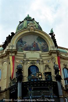 PRAGUE – Maison Municipale (Obecní dum), salle de concerts et autres animations culturelles, construite de 1905 à 1911 dans le style Art nouveau (architectes: A.Balsanek et O.Polívka)