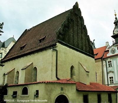 PRAGUE – Synagogue Vieille-Nouvelle (Staranová synagoga), c'est la plus ancienne synagogue d'Europe centrale (gothique de fin XIIIe)