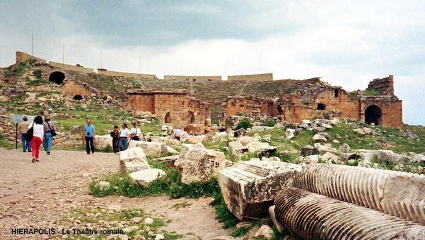 HIERAPOLIS (province de DENIZLI) – Ancienne ville thermale de Phrygie, le théâtre, construit sous le règne de Septime Sévere (193-211 ap) pouvait recevoir 12 000 personnes