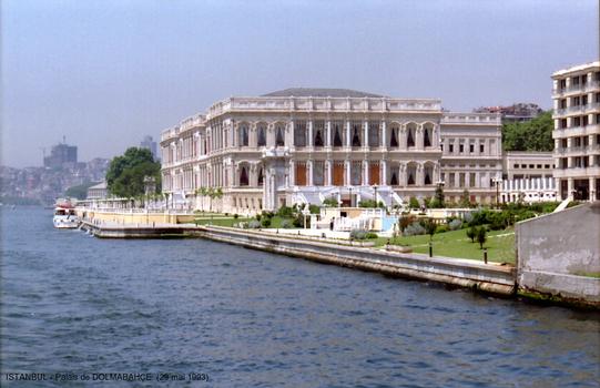 ISTANBUL - Edifié au 19e siècle, cet ancien Palais du Sultan est aujourd'hui, un musée, un lieu de rencontres artistiques et culturelles, de réceptions officielles
