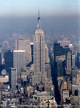 NEW-YORK- L'Empire State building, vu du 107e étage de «Twin-towers n°2»