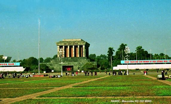 HANOÏ – Mausolée du Président Ho Chi Minh (Lang Chu Tich Ho Chi Minh), sur la place Ba Dinh, inauguré en 1975