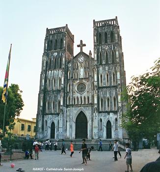 HANOÏ – Cathédrale Saint-Joseph (Nha Tho Lon), édifice néogothique consacré en 1886