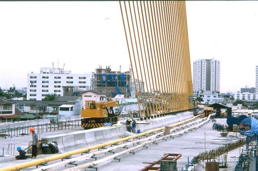 Rama VIII Bridge, Bangkok. Work in progress to centre barrier