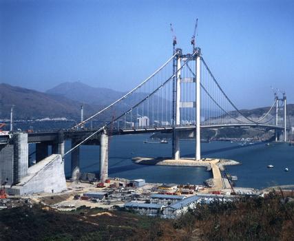 Tsing Ma Bridge, Hong Kong. Final closure