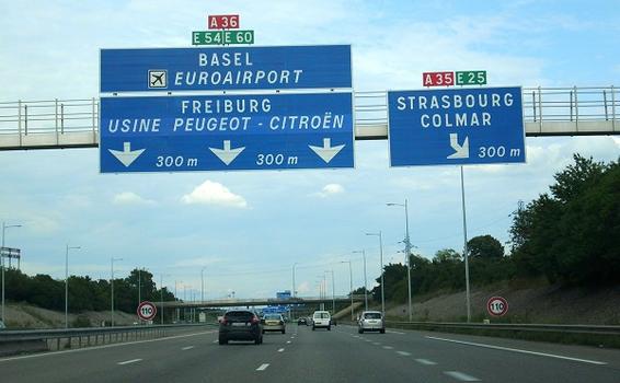 Autoroute A 36, à l'est de Mulhouse près de l'Ile Napoléon (sens de l'Ouest vers l'Est)