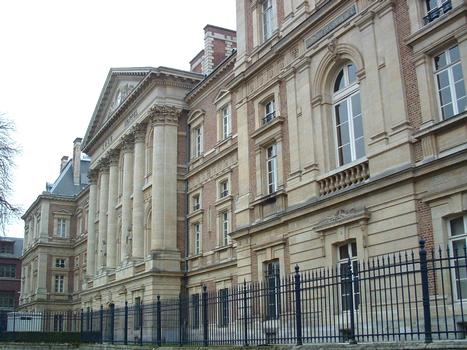 Amiens Courthouse