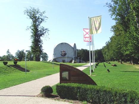 «Pavillon des cercles», espace culturel situé dans l'aire de repos d'Arlay (Jura) de l'autoroute A 39