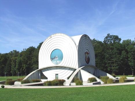 «Pavillon des cercles», espace culturel situé dans l'aire de repos d'Arlay (Jura) de l'autoroute A 39