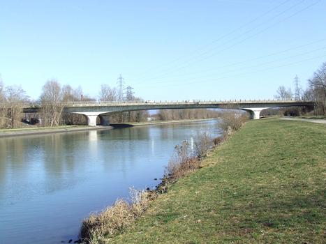 Autoroute A 35: Pont sur le Canal du Rhône au Rhin (Embranchement de Huningue) à Rixheim (68 / Haut-Rhin)
