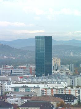 Bâle (BS - Suisse): Messeturm constuite en 2003 et d'une hauteur de 105 m