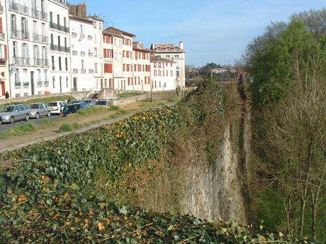 Stadtmauern in Bayonne