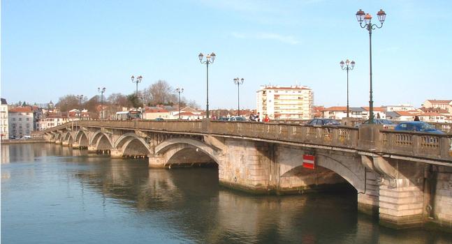 Bayonne: Le pont Saint Esprit sur la rivière Adour