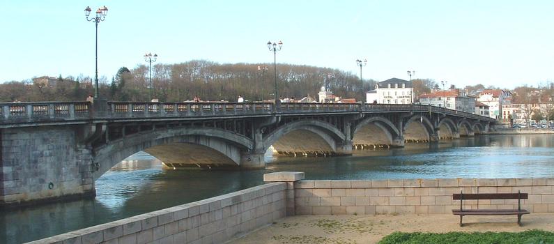 Bayonne: Le pont Saint Esprit sur la rivière Adour