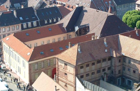 Belfort: Les toits de l'Hôtel de Ville.(Construit en 1724)