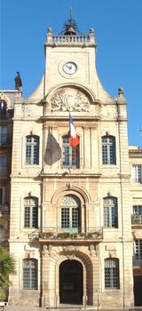 Béziers: Hôtel de Ville construit au 18ème siècle selon les plans de Rollin