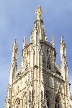 Bordeaux: La Tour Pey-Berland: Hauteur totale: 66 m. Hauteur sans la statue: 61 m. Début de la construction: 1440. Fin de la construction: 1863