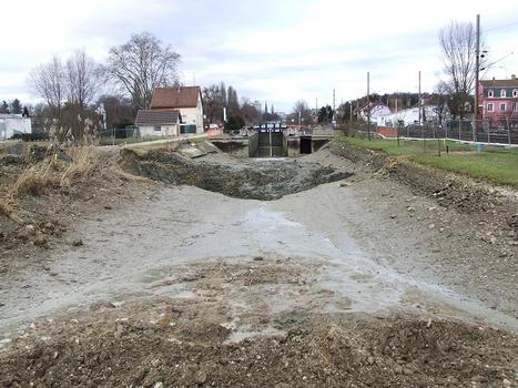 Brunstatt (68/Haut-Rhin/Alsace): Début des travaux de construction d'un passage routier inférieur sous le canal du Rhône au Rhin