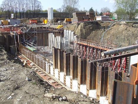 Brunstatt (68): Construction d'un passage inférieur routier sous le Canal du Rhône au Rhin. Situation des travaux au 12.04.2008