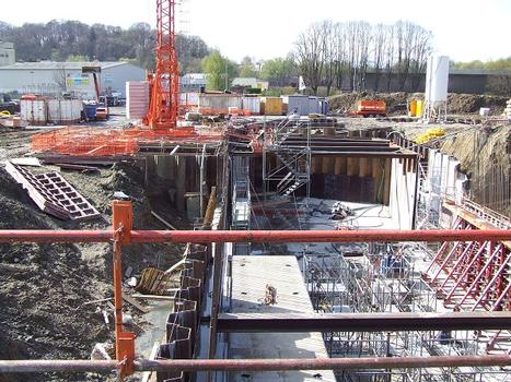 Brunstatt (68): Construction d'un passage inférieur routier sous le Canal du Rhône au Rhin. Situation des travaux au 12.04.2008