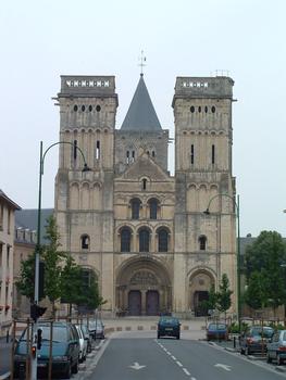 Caen: Abbaye aux Dames