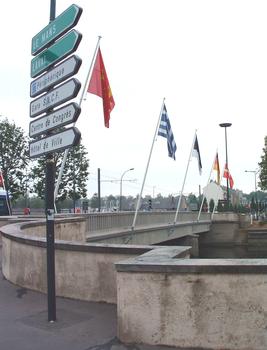 Churchill-Brücke, Caen