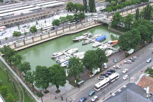 Canal du Rhône au Rhin: Port de plaisance de Mulhouse à proximité de la gare SNCF