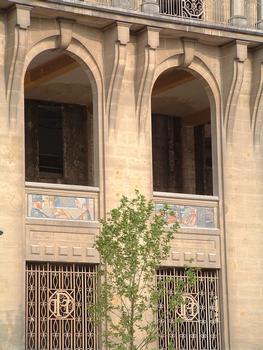 Chartres: La nouvelle Médiathèque (rénovation et adaptation de l'ancienne Poste Principale construite en 1927 selon les plans de Raoul Brandon - Etat des travaux mi-mai 2006)