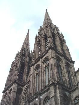 La cathédrale de Clermont-Ferrand. Hauteur 96,2 m