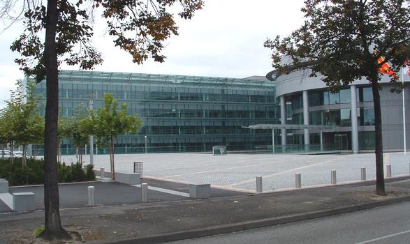 Siège du Conseil Général du département du Haut-Rhin à Colmar. Inauguré le 30 janvier 2004. Architecte Adrien Fainsilber