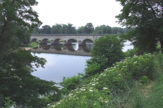 Digoin: Pont-canal du Canal latéral à la Loire sur la Loire