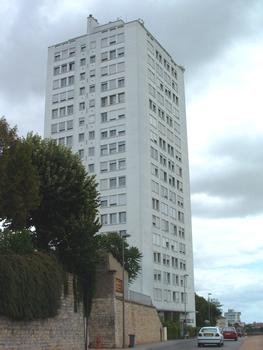 Bagatelle-Turm, Dijon