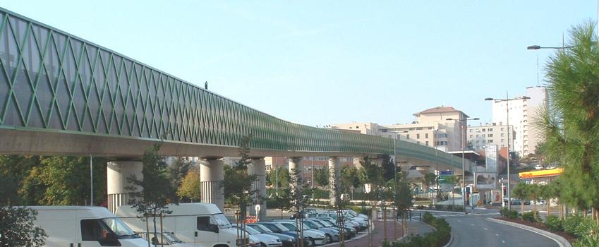 Toulouse: Ligne A Balma-Gramont – Basso-Cambo. Viaduc entre les stations Jolimont et Roseraie