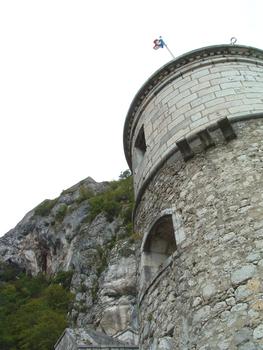 Fortifications du Fort de l'Ecluse dans le défilé de l'Ecluse sur le Rhône.(01/Ain)