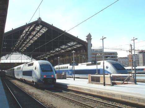 Gare Saint Charles de Marseille. Côté départ des trains à grande vitesse