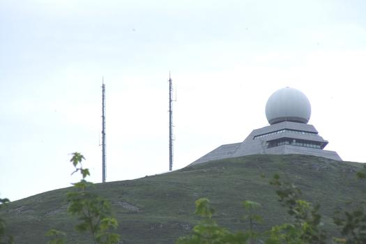 Radar civil au sommet du Grand-Ballon (point culminant de la chaine des Vosges)