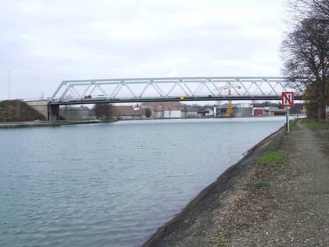 Brücke im Zuge der D 201 über den Rhone-Rhein-Kanal in Illzach