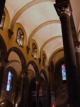 Vues intérieures de Notre-Dame de la Salette à La Salette dans l'Isère (38)