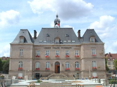 L'Hôtel de Ville du Creusot (71-Saone et Loire)