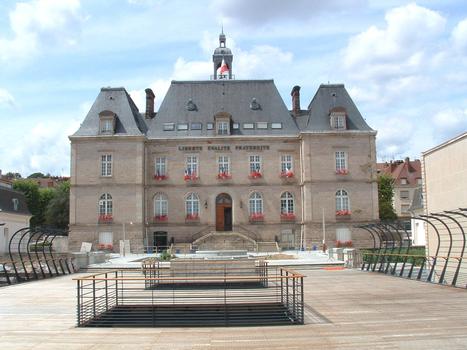L'Hôtel de Ville du Creusot (71-Saone et Loire)