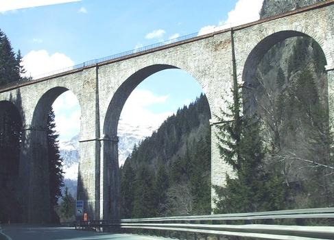 Pont Ste Marie sur la N 205 aux Houches (Haute Savoie)