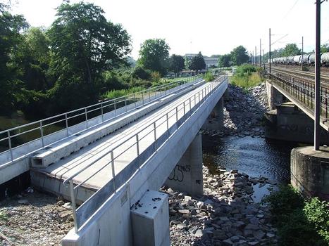 Lutterbach (68): Construction d'un pont pour le TRAM-TRAIN sur la rivière la «Doller»