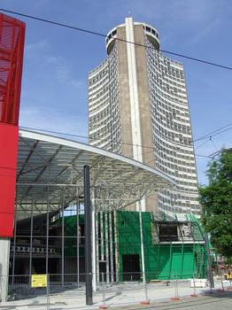 Mulhouse: Construction du complexe commercial «La Porte Jeune» dans le centre-ville. (Situation des travaux au 05 juillet 2008. Fin des travaux prévue pour novembre 2008)
