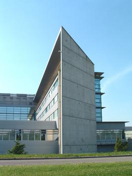 Hôpital Emile Muller de Mulhouse (68 - Haut-Rhin - Alsace). 1998. Architectes: R.Spitz et J-M Martini